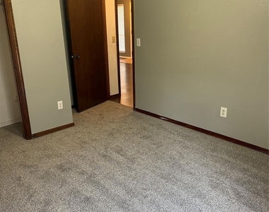 8617 N Eagle Lane - Photo Thumbnail 23