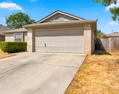 6313 Glen Knoll Drive - Photo Thumbnail 2