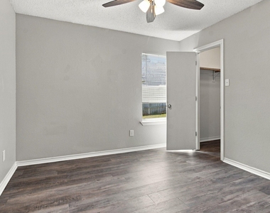 6313 Glen Knoll Drive - Photo Thumbnail 22