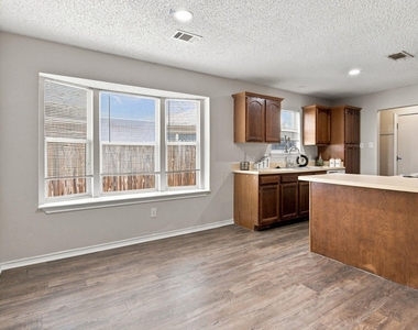 6313 Glen Knoll Drive - Photo Thumbnail 10