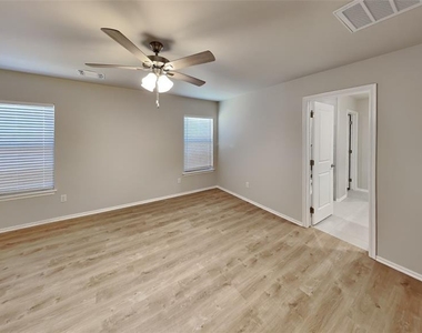 9101 Nw 127th Terrace - Photo Thumbnail 6