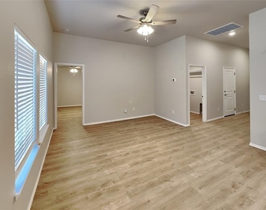 9101 Nw 127th Terrace - Photo Thumbnail 3