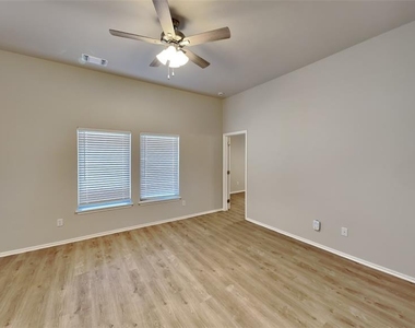 9101 Nw 127th Terrace - Photo Thumbnail 2