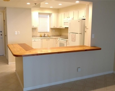 3100 W Rolling Hills Circle - Photo Thumbnail 1