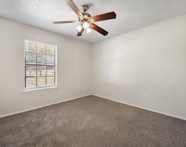 708 Woodland Court - Photo Thumbnail 19