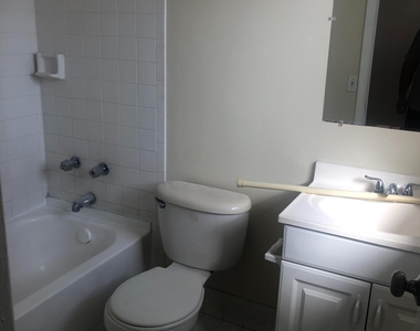 95 Ne 41st Street - Photo Thumbnail 3