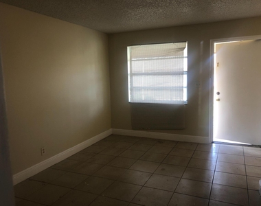 95 Ne 41st Street - Photo Thumbnail 6