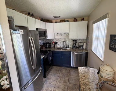 96 Spring Lake Drive - Photo Thumbnail 6