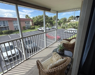 96 Spring Lake Drive - Photo Thumbnail 9
