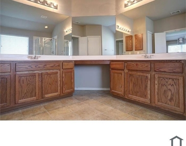 1709 Duck Cove Drive - Photo Thumbnail 9