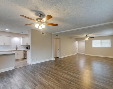 508 Lexington Lane - Photo Thumbnail 11
