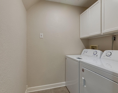 508 Lexington Lane - Photo Thumbnail 12
