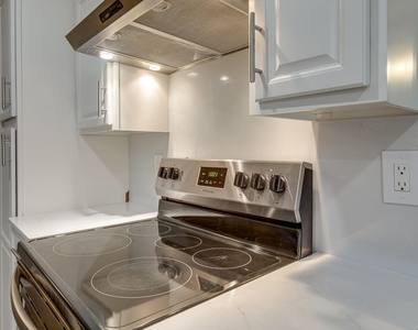 508 Lexington Lane - Photo Thumbnail 8