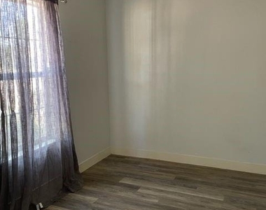 1530 Portland Avenue - Photo Thumbnail 7