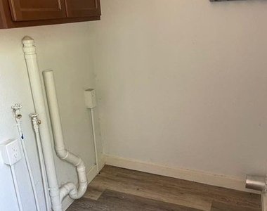 1530 Portland Avenue - Photo Thumbnail 11
