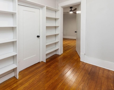 1025 W Walker Street - Photo Thumbnail 21