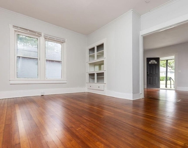 1025 W Walker Street - Photo Thumbnail 9