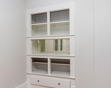 1025 W Walker Street - Photo Thumbnail 10