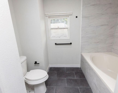 1025 W Walker Street - Photo Thumbnail 31