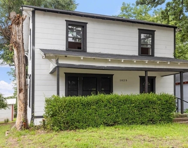 1025 W Walker Street - Photo Thumbnail 1