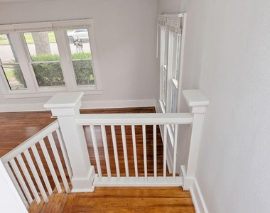 1025 W Walker Street - Photo Thumbnail 13