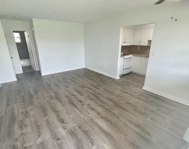 7624 Pembroke Road - Photo Thumbnail 2