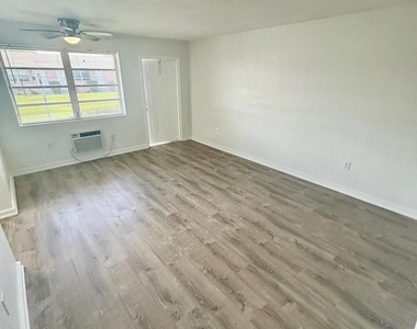 7624 Pembroke Road - Photo Thumbnail 3