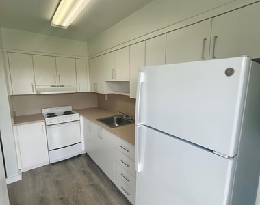 7624 Pembroke Road - Photo Thumbnail 5