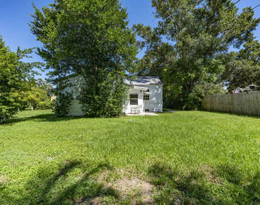 1837 22nd Avenue - Photo Thumbnail 4