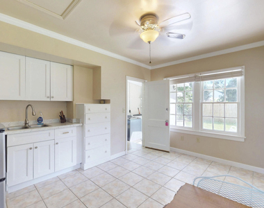 1837 22nd Avenue - Photo Thumbnail 7