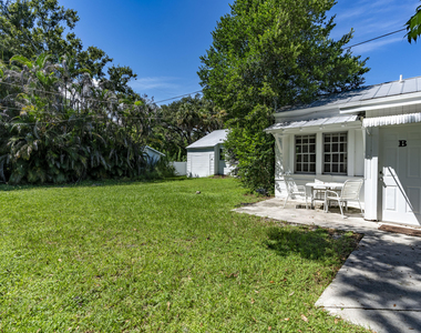 1837 22nd Avenue - Photo Thumbnail 2
