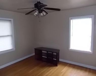 1317 Portland Avenue - Photo Thumbnail 5