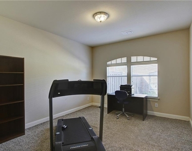 6917 Shady View Court - Photo Thumbnail 16