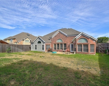 6917 Shady View Court - Photo Thumbnail 21