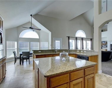 6917 Shady View Court - Photo Thumbnail 2