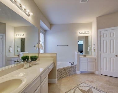 6917 Shady View Court - Photo Thumbnail 14