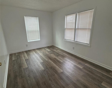 703 Ash Street - Photo Thumbnail 2