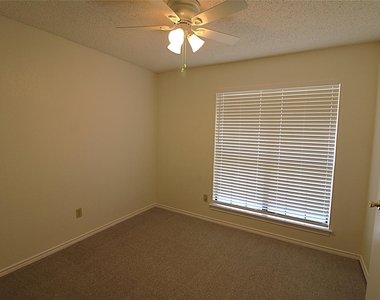 1232 Mockingbird Lane - Photo Thumbnail 7