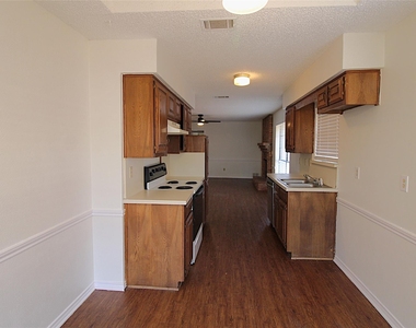 1232 Mockingbird Lane - Photo Thumbnail 3