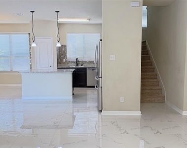 1049 Marietta Lane - Photo Thumbnail 8
