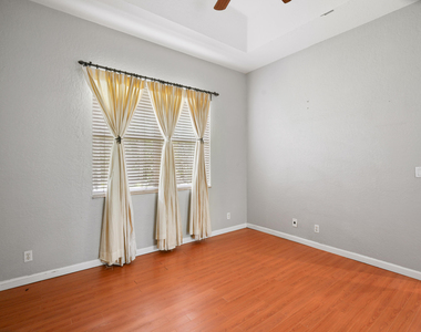 6020 Spring Lake Terrace - Photo Thumbnail 15