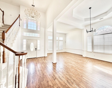 4525 Reunion Drive - Photo Thumbnail 5