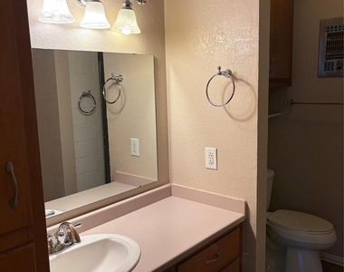 3325 S 15th Street - Photo Thumbnail 16