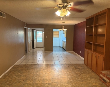 3325 S 15th Street - Photo Thumbnail 3