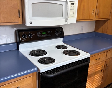 3325 S 15th Street - Photo Thumbnail 6