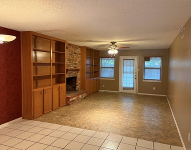 3325 S 15th Street - Photo Thumbnail 1