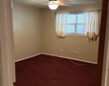 3325 S 15th Street - Photo Thumbnail 8