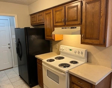1152 Landsdale Lane - Photo Thumbnail 4