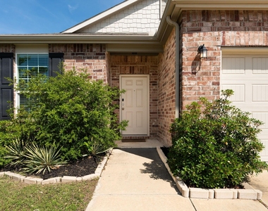 315 Citrus Drive - Photo Thumbnail 2