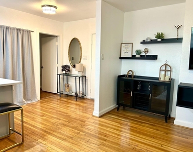 3927 Cole Avenue - Photo Thumbnail 4